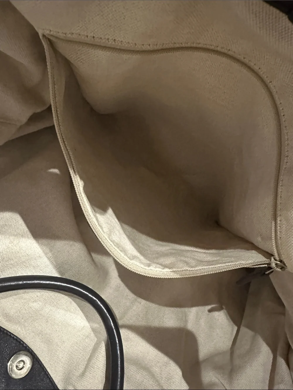 Large Gucci Sukey Shoulder bag - Picture 13 of 13